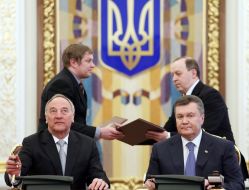 Viktor Yanukovych and Andris Berzins