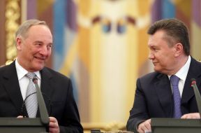 Viktor Yanukovych and Andris Berzins