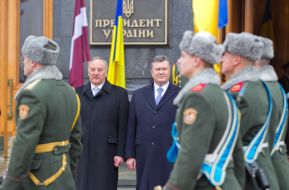 Viktor Yanukovych and Andris Berzins