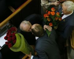 Народные депутаты поздравляют Артема Пшонку с днем рождения 