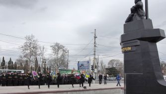 Возложение цветов к памятнику подводникам-черноморцам