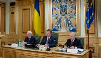 Виктор Янукович, Николай Азаров и Владимир Рыбак