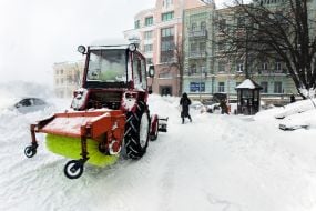 Уборка снега в Киеве