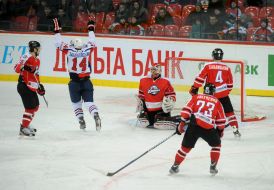 Игровой момент матча