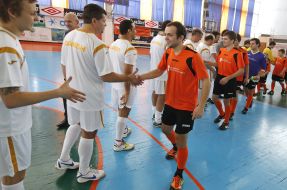 Greeting before the match