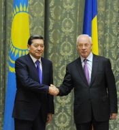 Serik Akhmetov and Nikolay Azarov