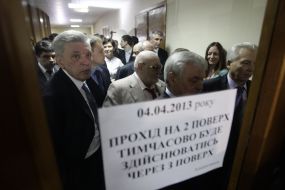 Депутати перед початком засідання парламентської більшості