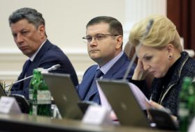 Raisa Bogatyreva, Yuriy Boyko and Aleksandr Vilkul