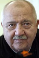 Robert Sturua