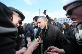 Участники парада гопников