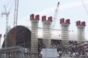 Construction of the arch of the new sarcophagus at Chernobyl