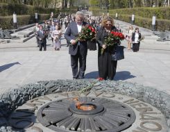 Oleg Kalashnikov and Olga Solovyova
