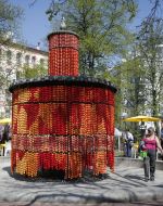 Easter eggs decorated with a fountain