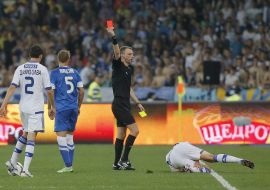 Vitaly Mandzyuk shown the red card