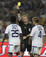 Аруна Лукман получает желтую карточку