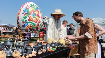 Spring mega-fair of folk masters