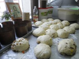 Baking Easter cakes