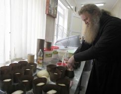 Baking Easter cakes