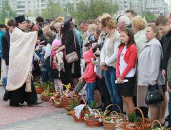 Освячення великодніх кошиків