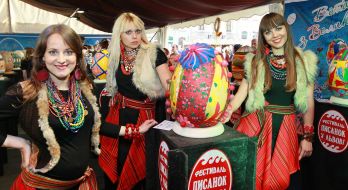 Girls near the Easter eggs