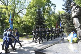 Soldiers of the mouths of honor