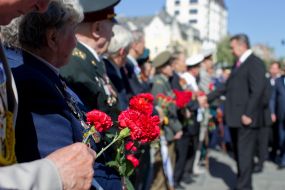 Viktor Yanukovich greets veterans