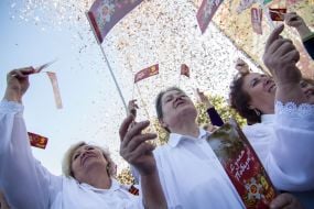 Установление рекорда "Массовое исполнение песни «День победы»"