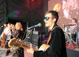 The group "Dzhalapita 'and musicians' Yorogo Klotz" and "GYCH Orchestra"