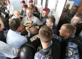Tussle with the special unit "Berkut"