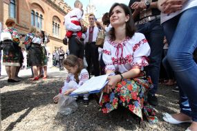 Participants of patriotic action "Day of embroidery"