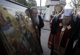 The priests carried the icon
