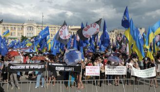 Participants of the anti-fascist mass meeting