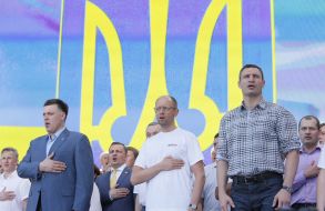  Arseniy Yatsenyuk, Vitaliy Klichko and Oleg Tyagnibok