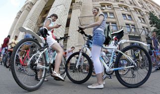 Участники "Велопарада в клеточку"