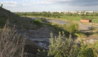 Leakage salts from dump