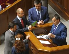 Віталій Захарченко, Арсеній Яценюк та Олег Тягнибок