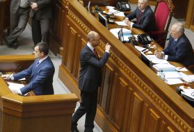 Віталій Захарченко виступає перед депутатами