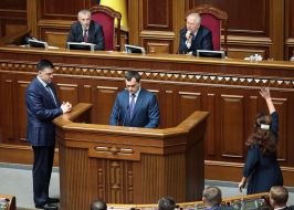 Віталій Захарченко виступає перед депутатами