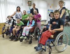 Дети в инвалидных колясках