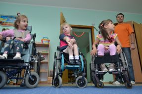 Дети в инвалидных колясках