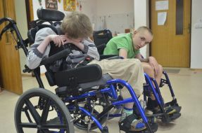 Дети в инвалидных колясках