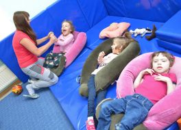 Дети в реабилитационном центре