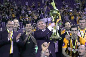 Rinat Akhmetov keeps Cup of Ukraine