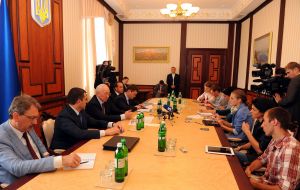 Meeting of Nikolay Azarov with journalists which participated in "the taciturn action"