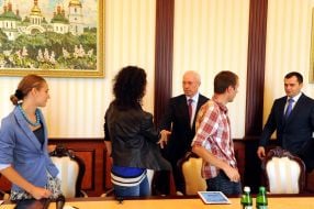 Meeting of Nikolay Azarov with journalists which hold "the taciturn action"