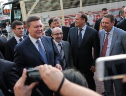 Виктор Янукович, Геннадий Кернес и Михаил Добкин