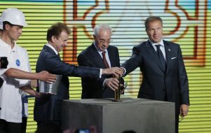 Aleksandr Popov, Nikolay Azarov and Dmitry Buriak