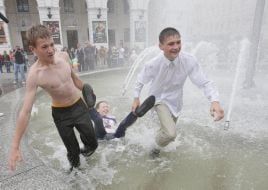 Випускники