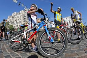 Participants of paradu "bicycle day"