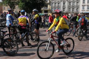 Participants of paradu "bicycle day"